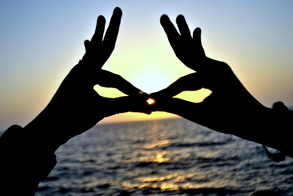 Hands Kissing Couple