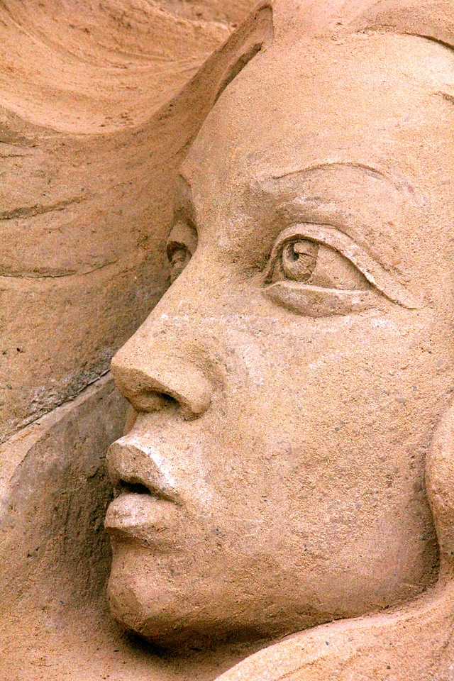 Face art sand
