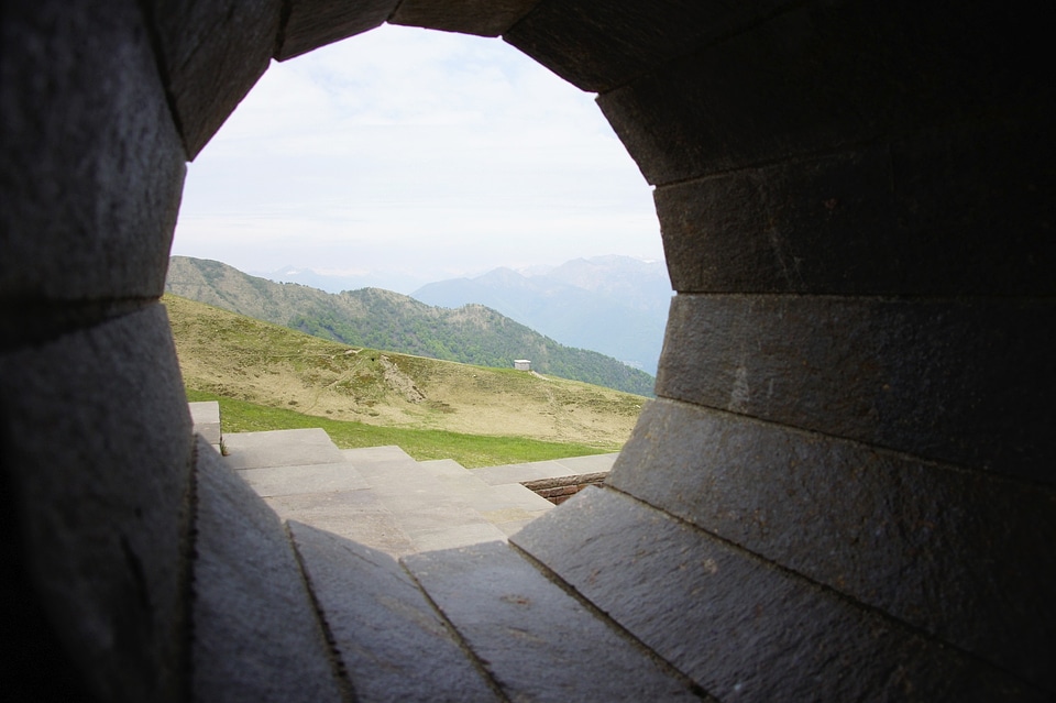 View stone tube landscape