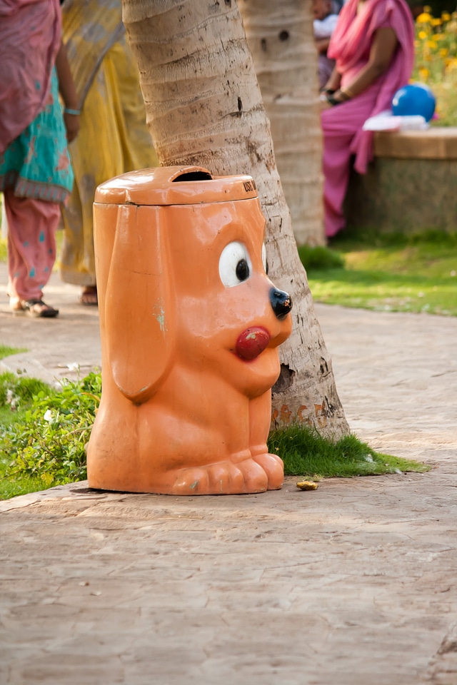 Dog Shaped Dustbin