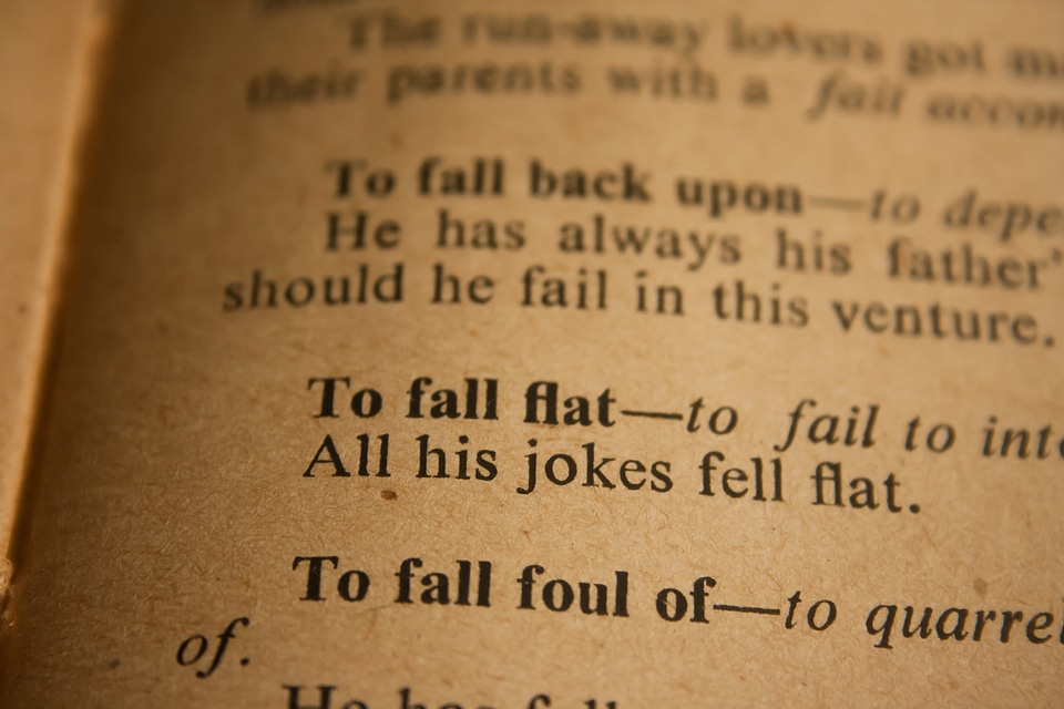 To Fall Flat Phrase