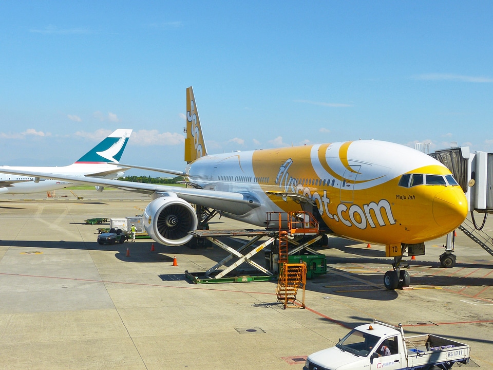 Airport fly boeing