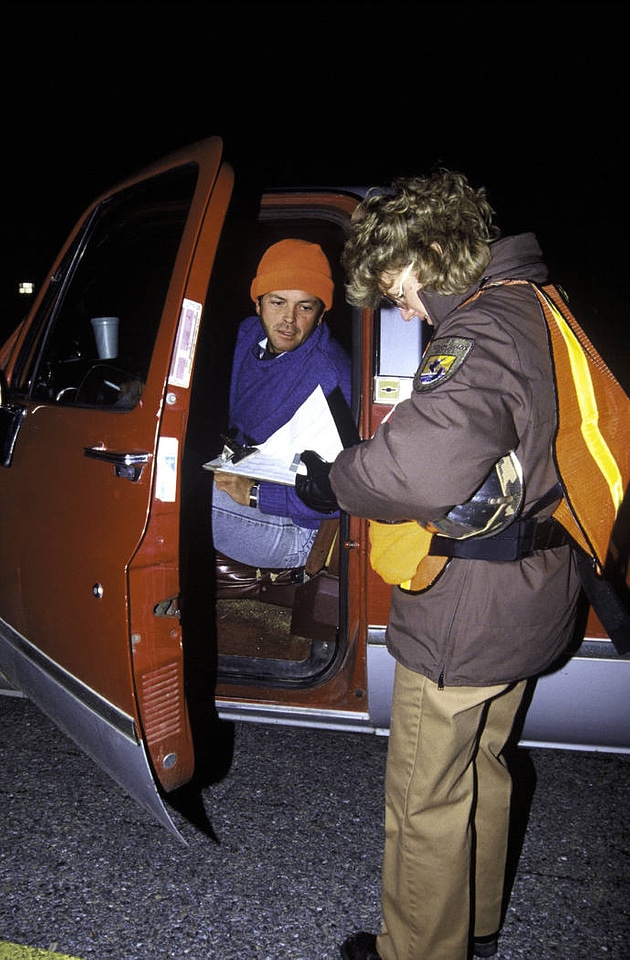 FWS Employee Checks in Hunter at Eastern Neck National Wildlife Refuge