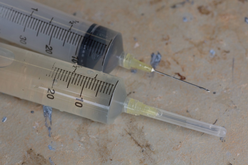 Syringe  used in extracting glochidia from freshwater mussel