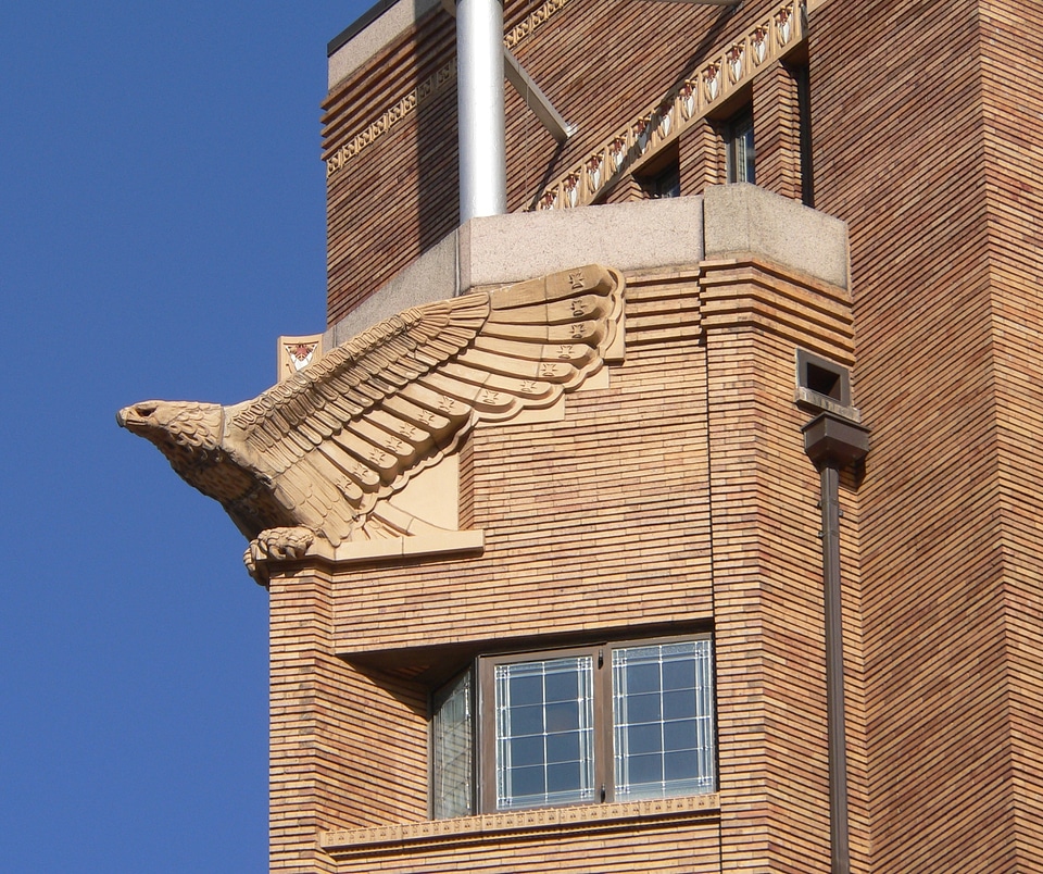 Structure sculpture eagle