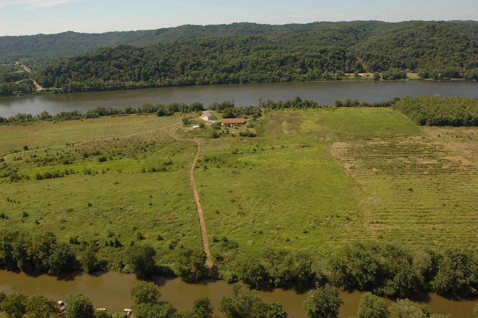 Road leading to a farm along the Ohio River