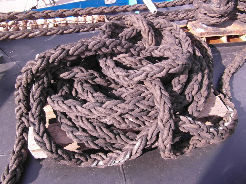 Ship traffic jams woven gorch fock