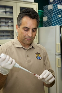 Service scientist at Lower Columbia River Fish Health Center-2 photo