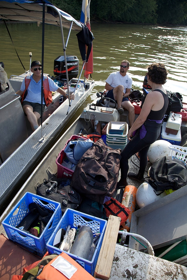 Scuba diving for freshwater mussel survey