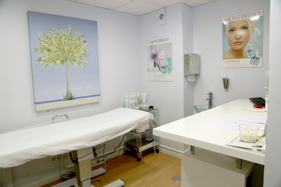 Diagnosis consultation office