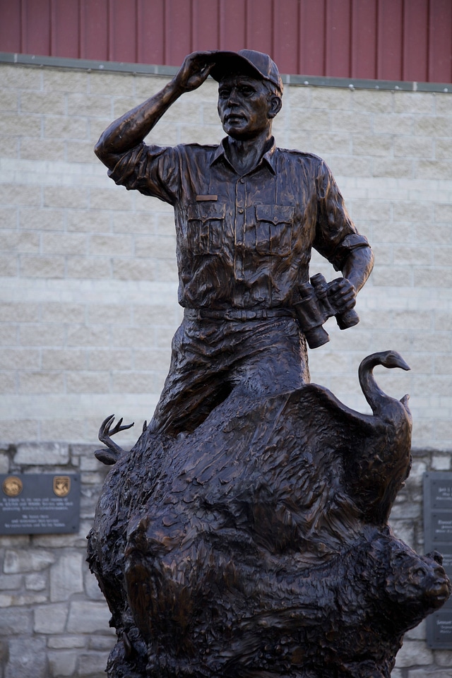Memorial statue at National Conservation Training Center-1