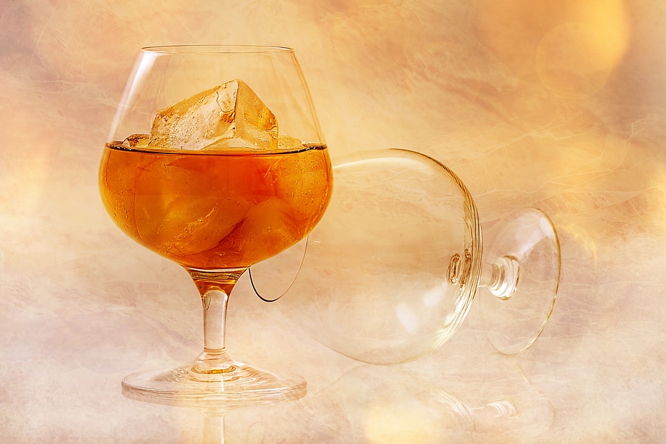 Ice cubes brandy alcoholic