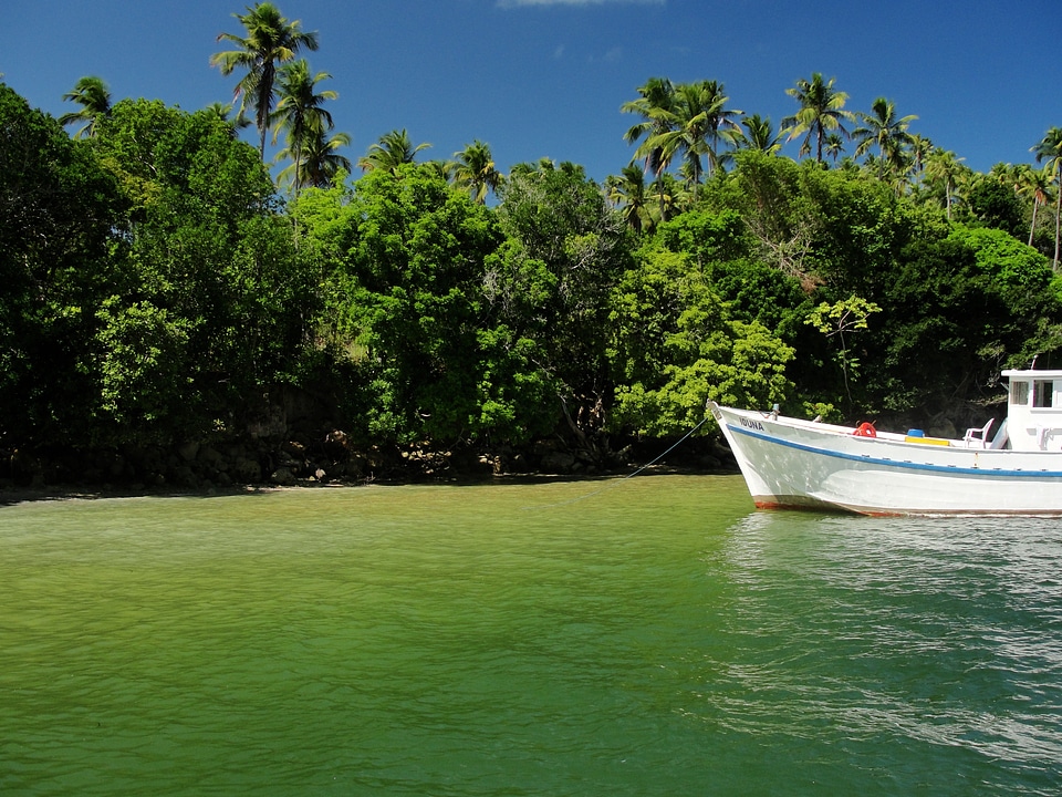 Boat vacation island