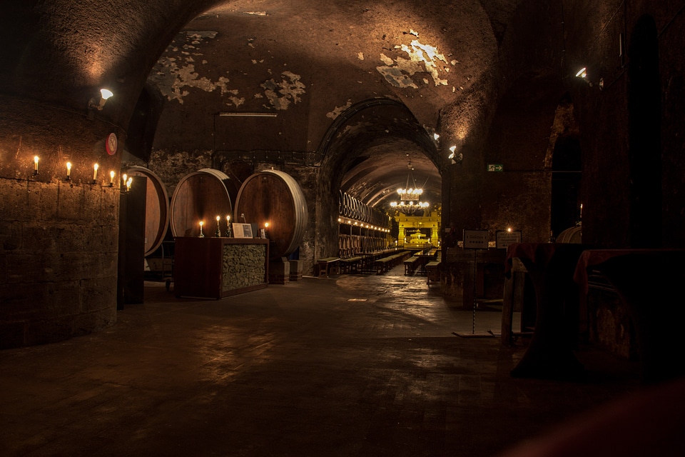 Wine storage barrel keller