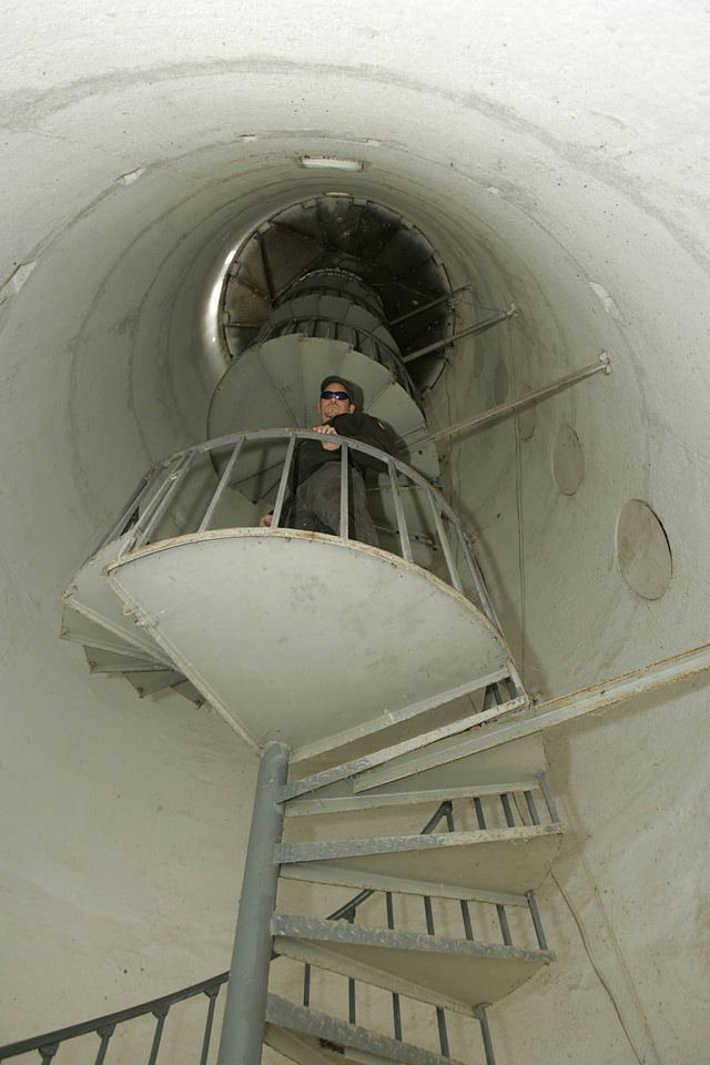 Service personnel in the interior of the observation tower