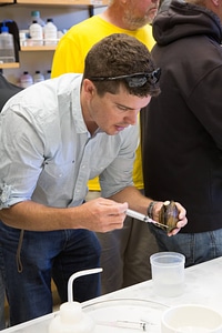 Biologists learn how to grow freshwater mussels-1