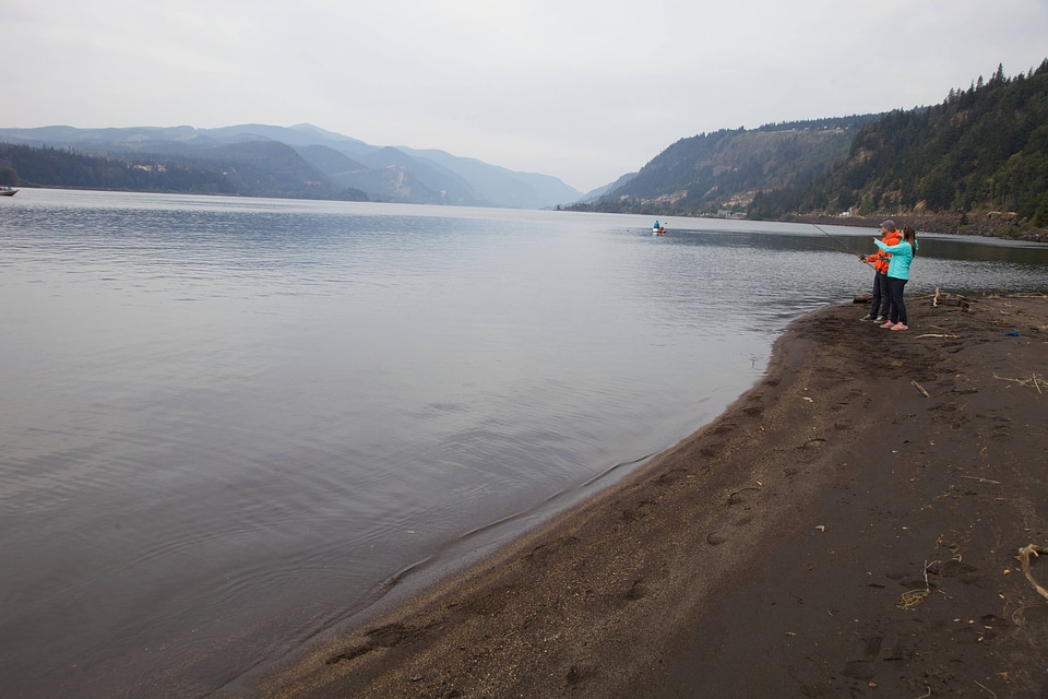 Anglers on the shore-2