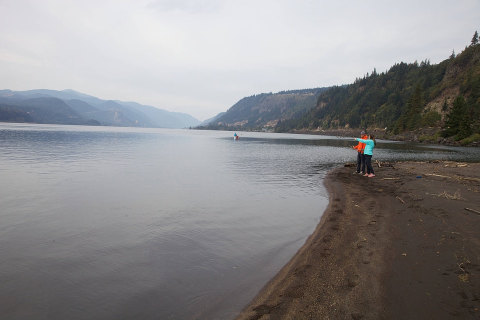 Anglers on the shore-1