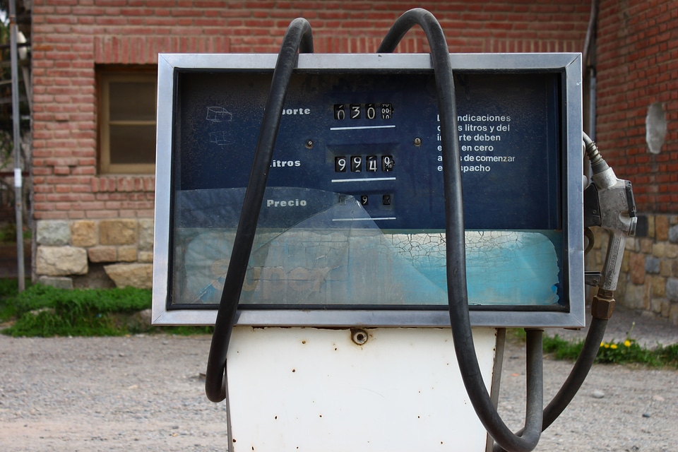 Gasoline pump fuels naphtha