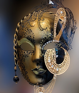 Venezia face tradition