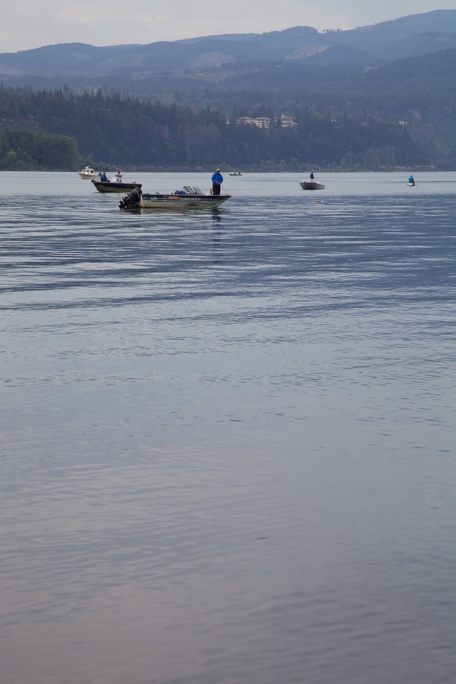 Recreational boating along the Columbia River-3