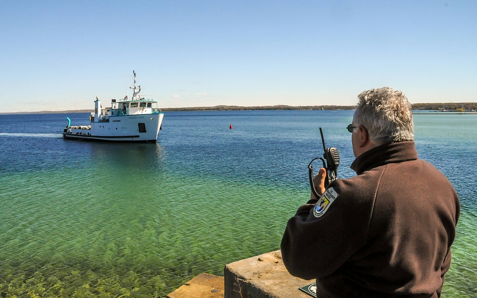 FWS guides MV Spencer Baird into port-1