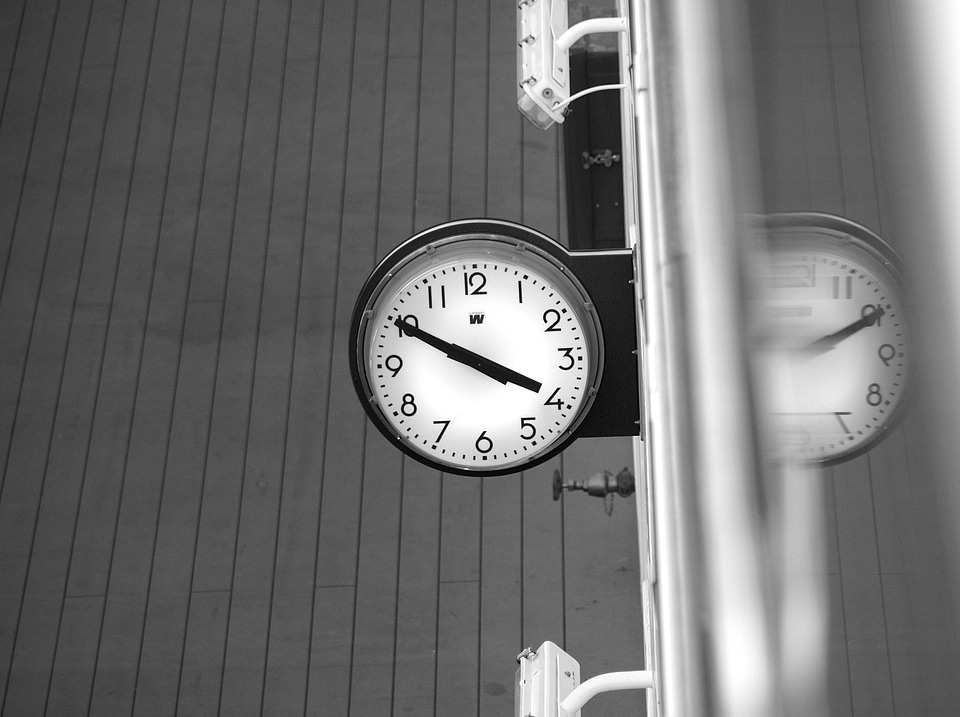 Analog clock black and white