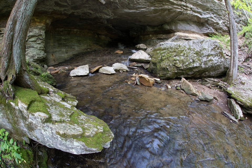Cave opening at Carters Cave-2