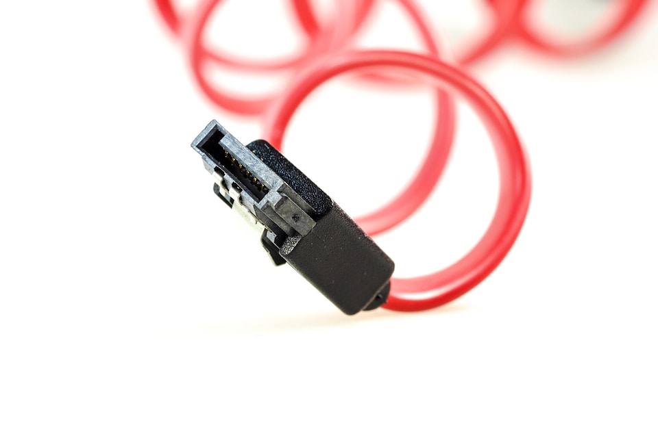 S-ata connection plug