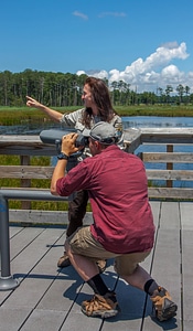 FWS staff talks to group of high school students on viewing platform-2