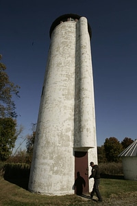 Swan Lake public observation tower-1