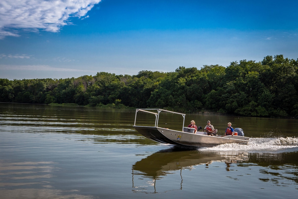 Fisheries biologist searching for invasive carp on the Illinois River-1