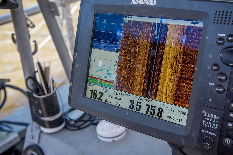 U.S. Fish and Wildlife Service boat, The Magna Carpa, 360-degree fish-finder photo