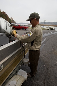 Electrofishing for Northern Snakehead-1