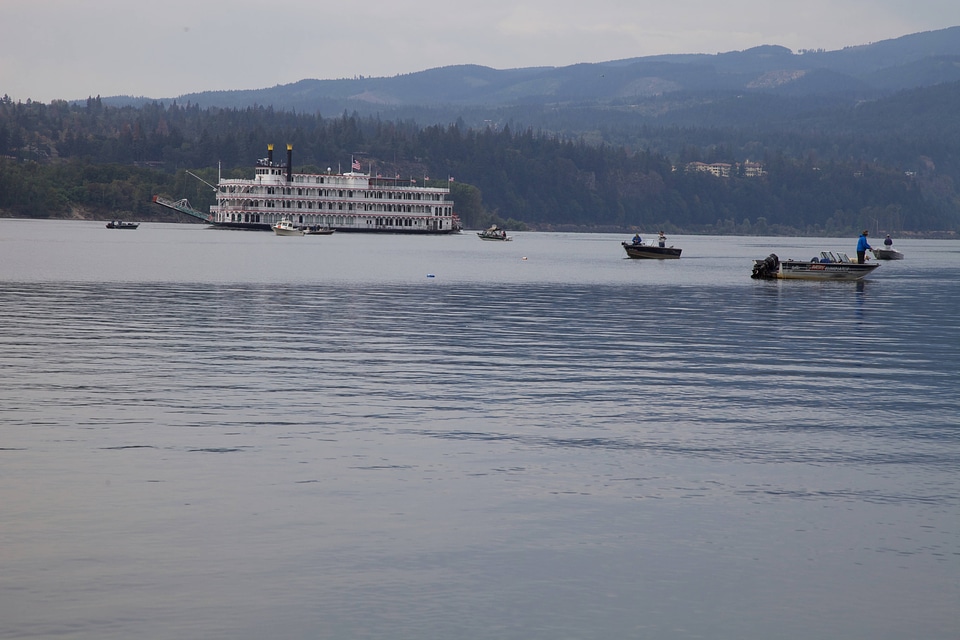 Recreational boating along the Columbia River-1