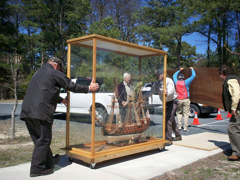 Moving the shipbuilder's model of La Galga