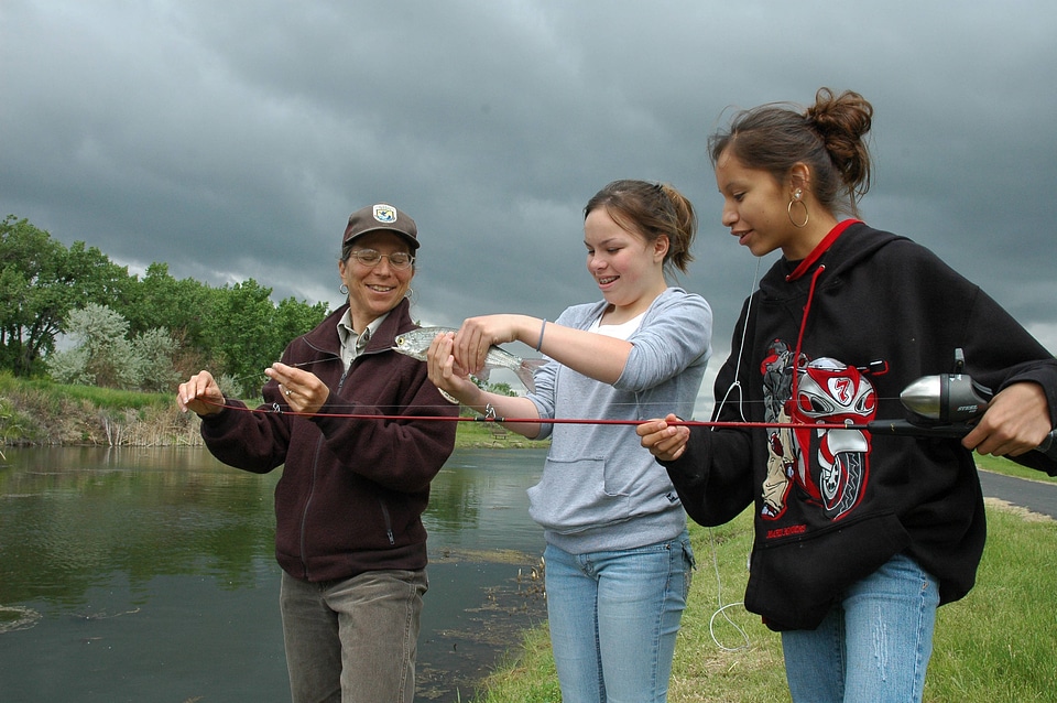 Kids fishing at the refuge-1