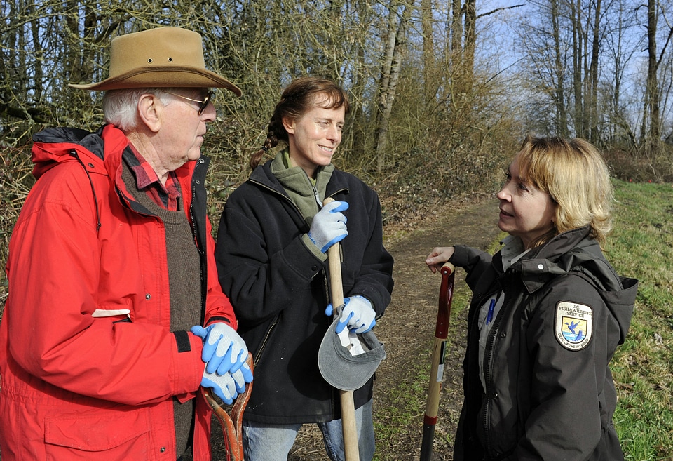 Volunteers with USFWS Employee