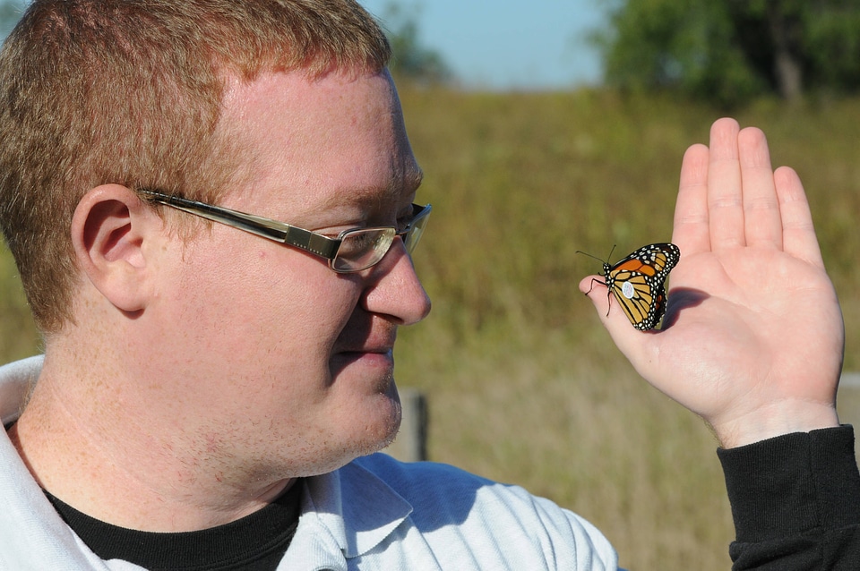 USFWS biologist tags a Monarch butterfly-3