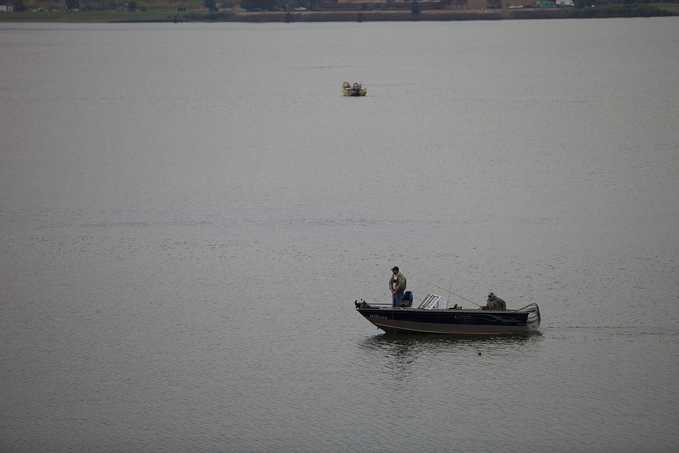 Recreational boating along the Columbia River-2