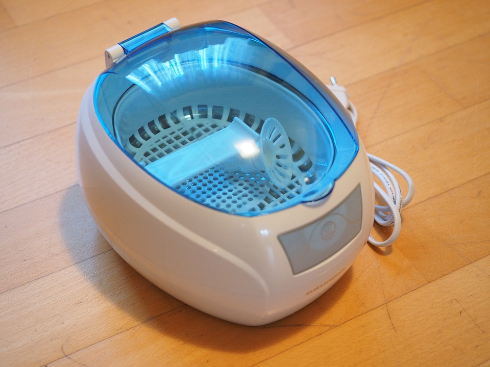 Ultrasonic cleaning device cleaning ultrasonic bath