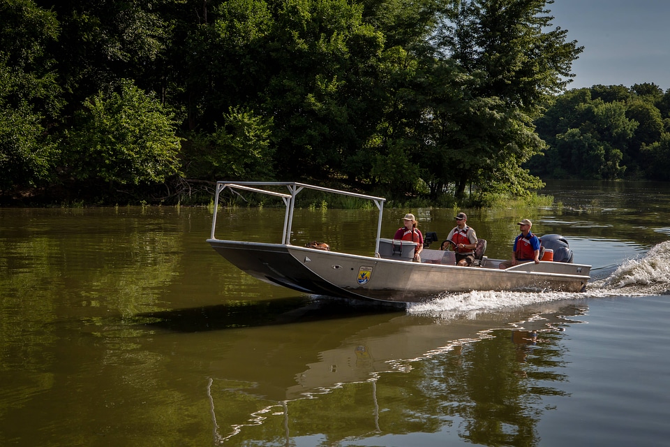 Fisheries biologist searching for invasive carp on the Illinois River-2