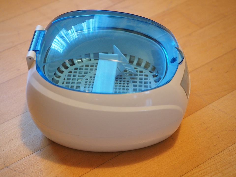 Ultrasonic cleaning device cleaning ultrasonic bath