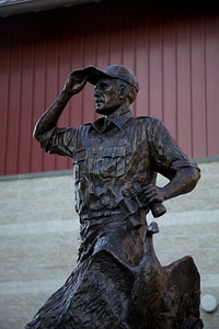Memorial statue at National Conservation Training Center-2