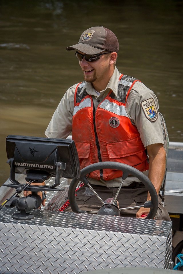 Biologist operates work boat searching for invasive carp-4