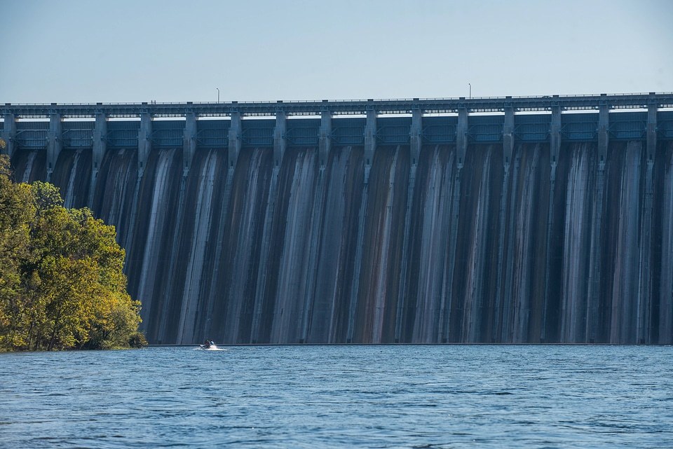 Bull Shoals Dam on White River-1