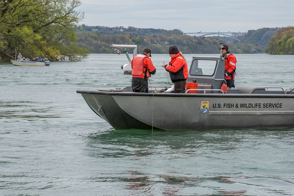 USFWS Fisheries crew in boat-2
