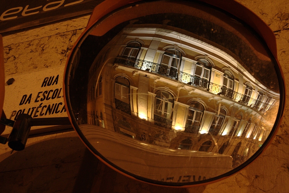 Road distorted lisboa