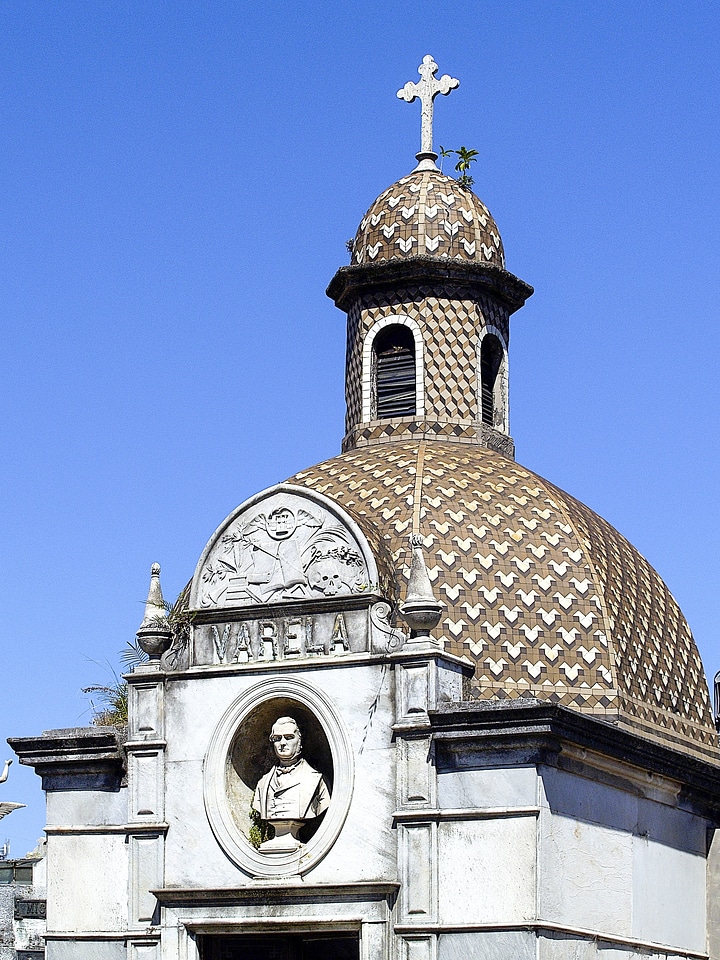 Crypt dome architecture