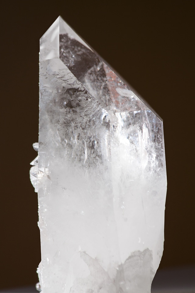 Trigonal prism surfaces silicon dioxide